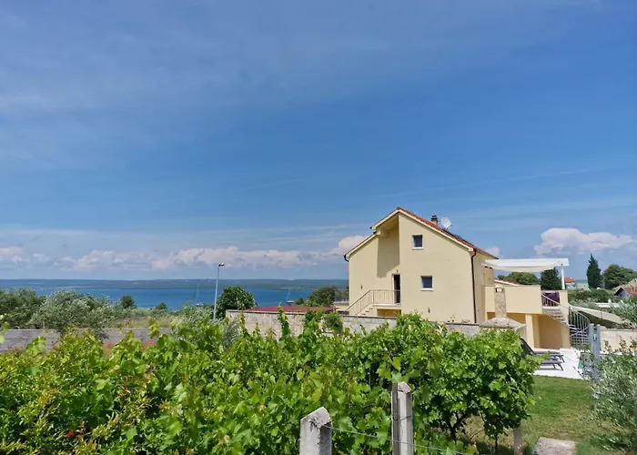 Vakantiehuis Holiday Home By Interhome